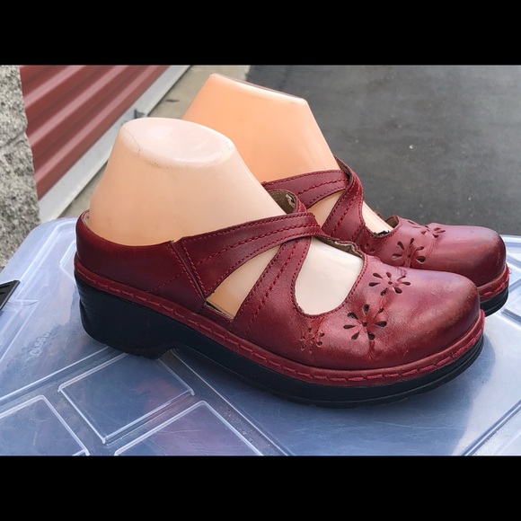 Klogs Shoes - Klogs Slip Resistant Red Leather Clogs Sandals
